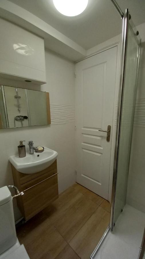 Super Appartement Au Centre Ville De Rosny Sous Bois Exterior foto
