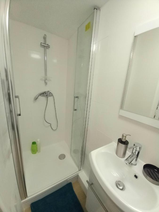 Super Appartement Au Centre Ville De Rosny Sous Bois Exterior foto