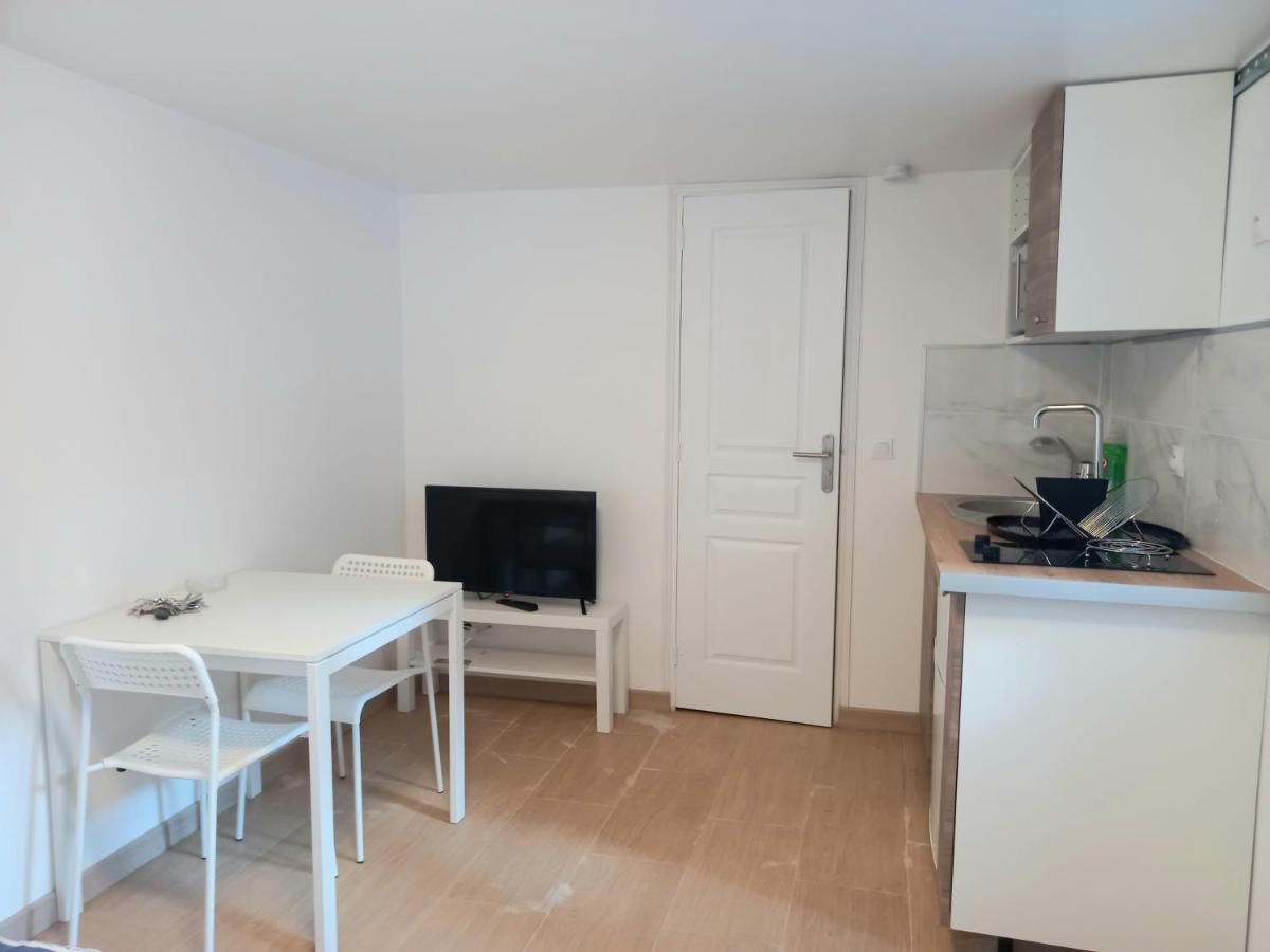 Super Appartement Au Centre Ville De Rosny Sous Bois Exterior foto