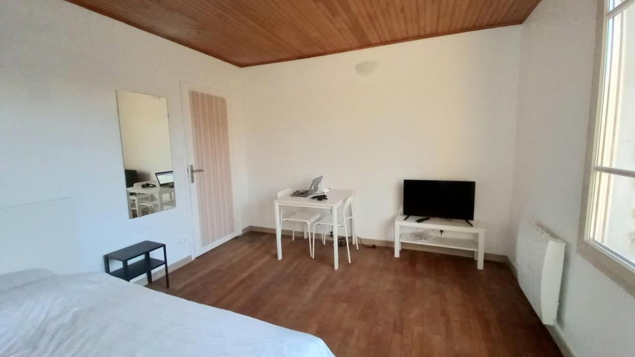 Super Appartement Au Centre Ville De Rosny Sous Bois Exterior foto